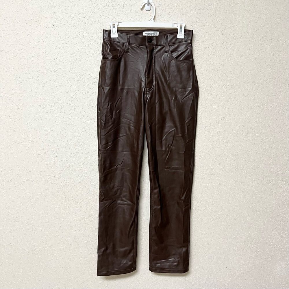 Abercrombie & Fitch The 90s Straight Ultra High Rise Faux Leather Size 27/4 Curv